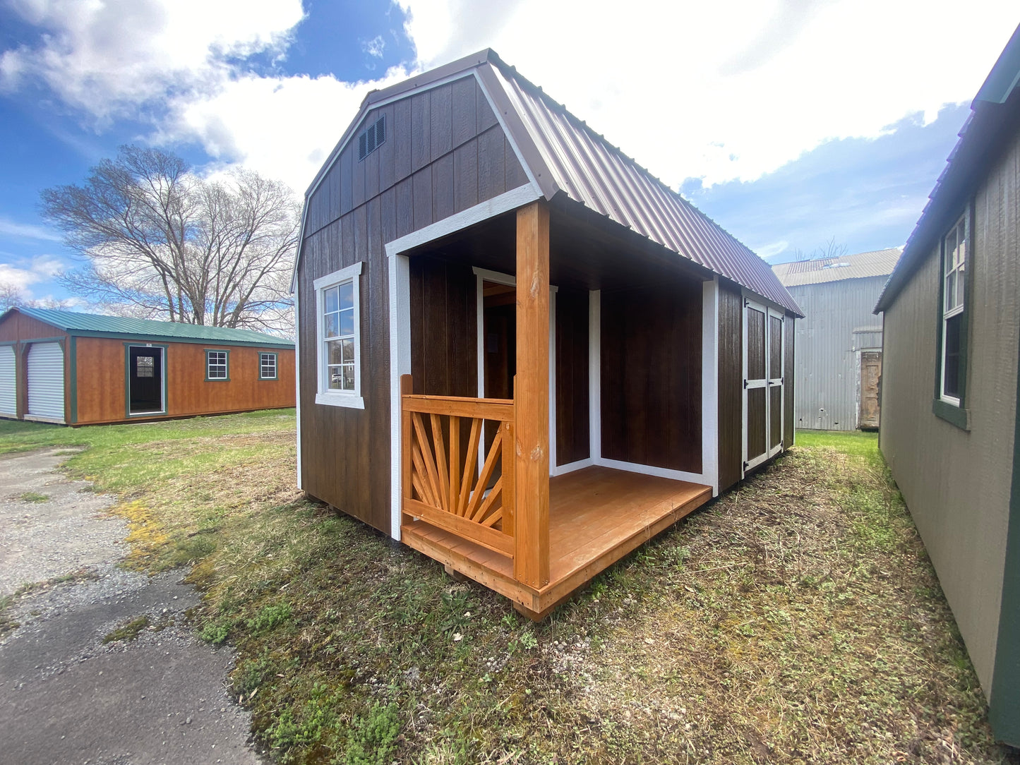 10x20 lofted barn w/ Side Porch 70234