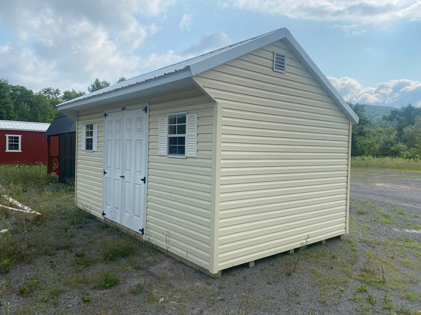 10x16 Carriage House *used* 0419