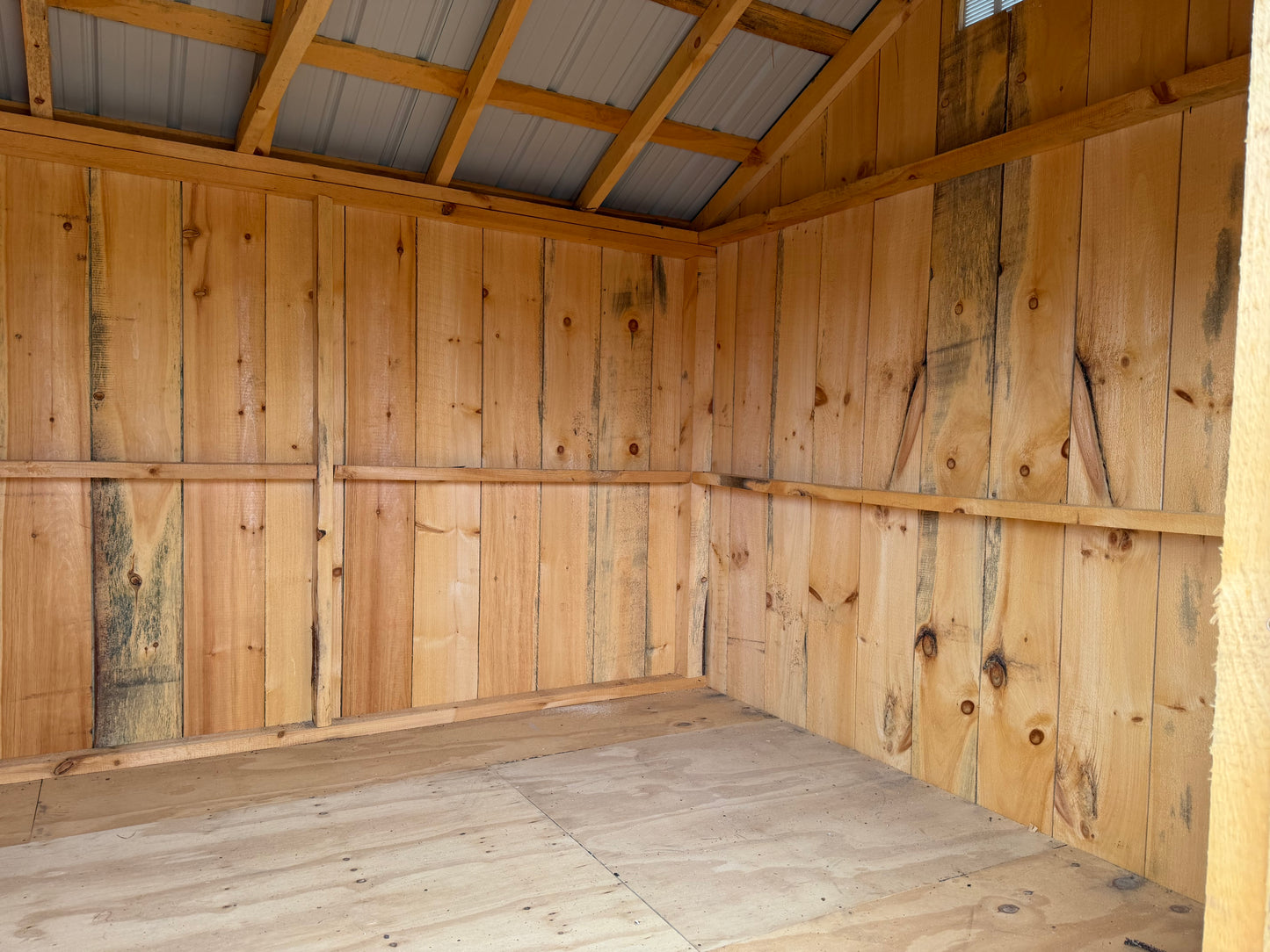 10x16 Board & Batten 1559