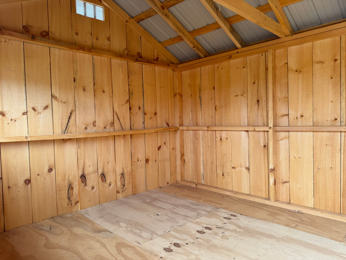 10x16 Board & Batten 1559